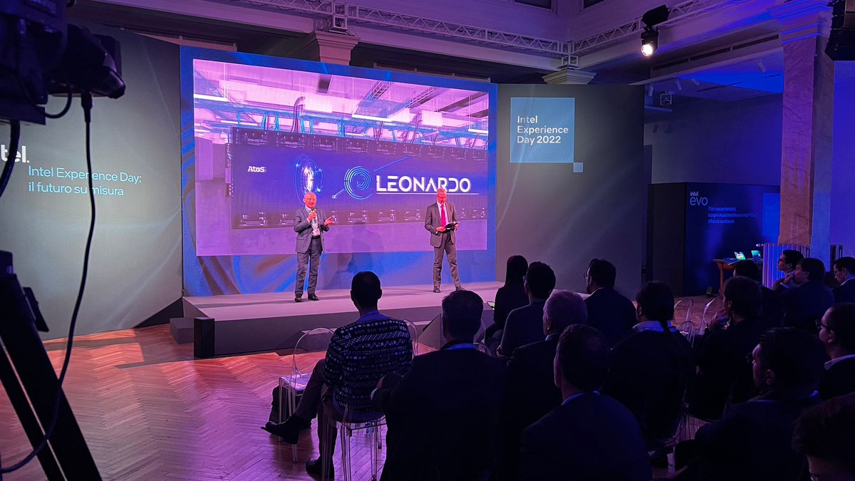 intelitalia's tweet photo. Leonardo è la cattedrale del calcolo italiano, uno strumento di immensa capacità computazionale realizzato grazie alla tecnologia #Intel. Claudio Arlandini racconta la meraviglia di questo #supercomputer che apre nuovi orizzonti per la digitalizzazione italiana ⚡
#IED22 https://t.co/XY8JindrmS