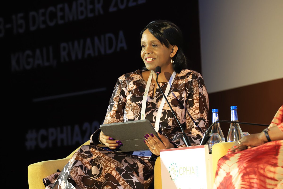 Chikwe_I's tweet photo. Powerful all-female plenary at #CPHIA2022 discussing how we should invest in the capacity training &amp; leadership development of women in global health

The potential of Africa cannot be realised without the strong positioning of women

Inspired today &amp; everyday by @VIhekweazu https://t.co/lgY8PHxhAe