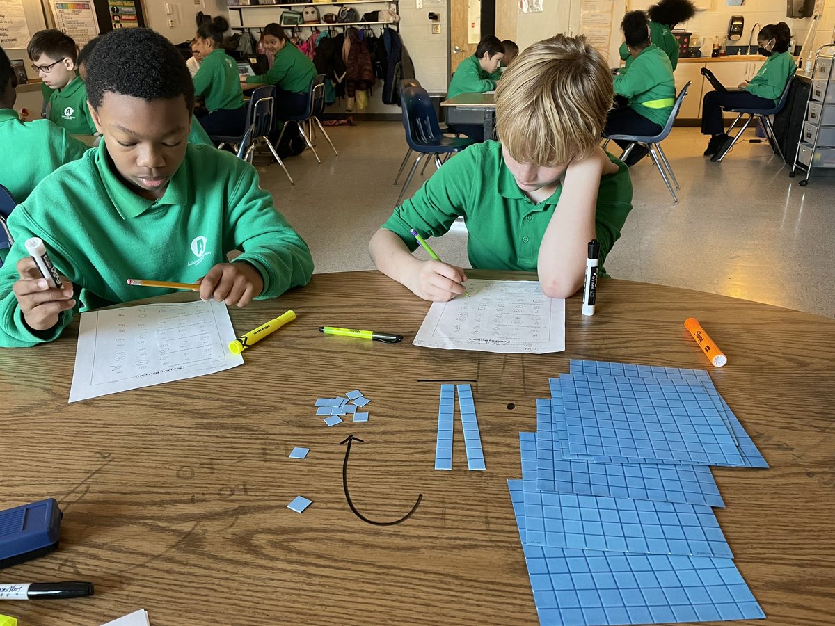 JessDCunningham's tweet photo. Building decimals to help us understand rounding. #domath #numbersense #CRA @SeatackDream https://t.co/zM70DfM5XY
