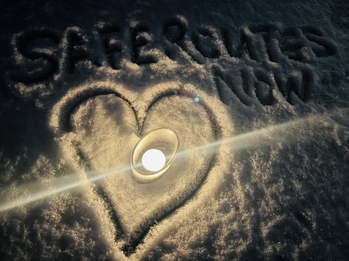 Thinking of those who have lost their loved ones in the Channel today. Human beings just trying to seek safety from conflict have paid with their lives. #SafeRoutesNow