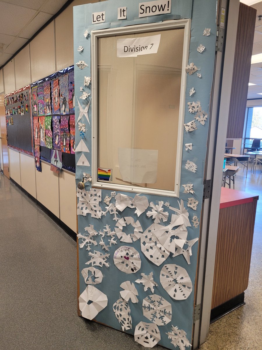 pac_cherry's tweet photo. @CherryHillSD75 is all fun and filled with uplifting winter art.

Check out the creative door designs.

@MPSD75 https://t.co/9fJVgc7Try