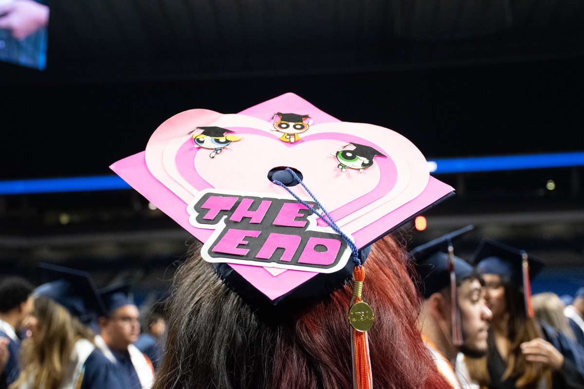 UTSA's tweet image. So tell us grads… does it feel different?

#UTSA #UTSAGrad22