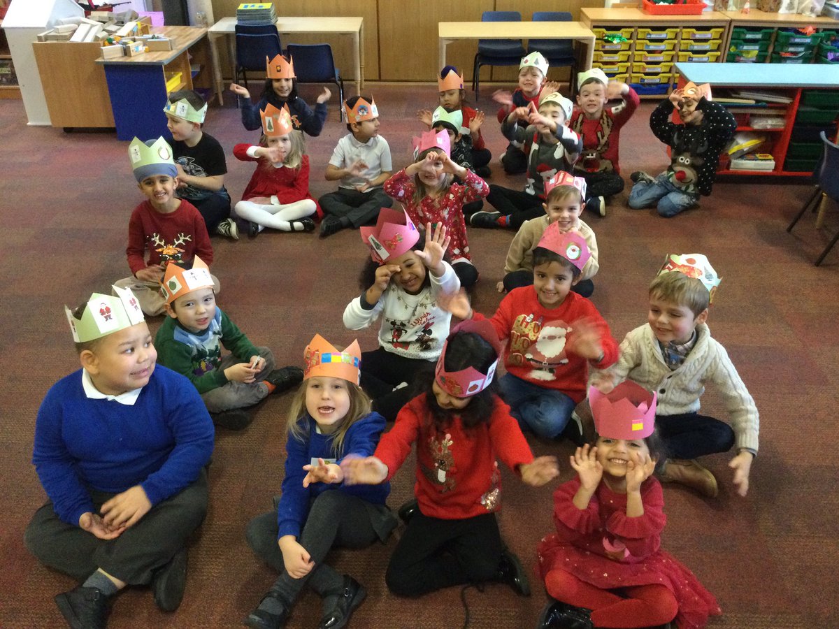 gfprimarycov's tweet image. Reception had a great time at their Christmas party. We’ve been dancing and playing party games. #GFreception #festivefun