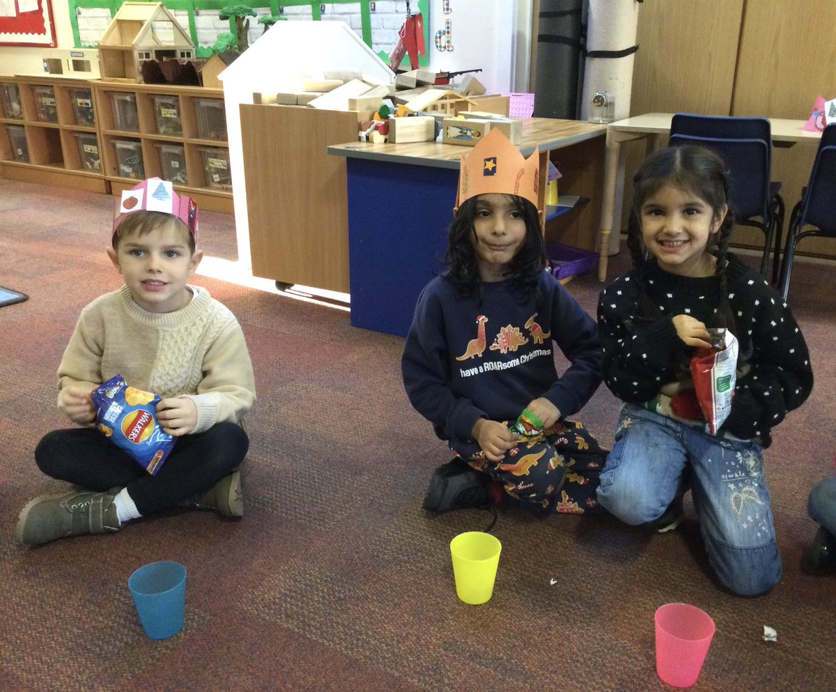 gfprimarycov's tweet image. Reception had a great time at their Christmas party. We’ve been dancing and playing party games. #GFreception #festivefun