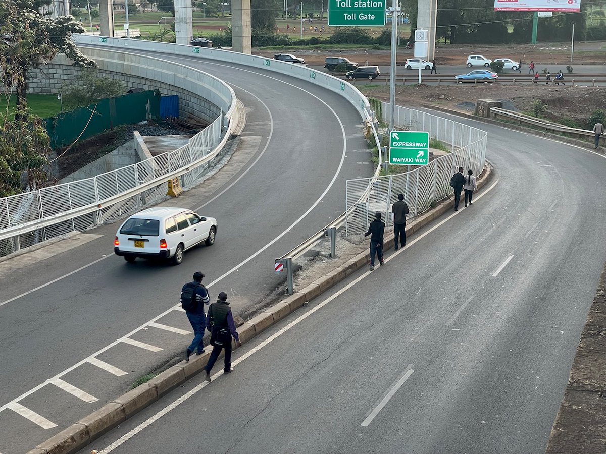 Central Nairobi needs footpaths.

<a href="/KeNHAKenya/">Kenya National Highways Authority (KeNHA)</a> <a href="/TheIEK/">The Institution of Engineers of Kenya</a> <a href="/SakajaJohnson/">Sakaja Arthur Johnson</a> <a href="/PavementsSafe/">Safe Pavements in Kenya</a> #SDMUAK