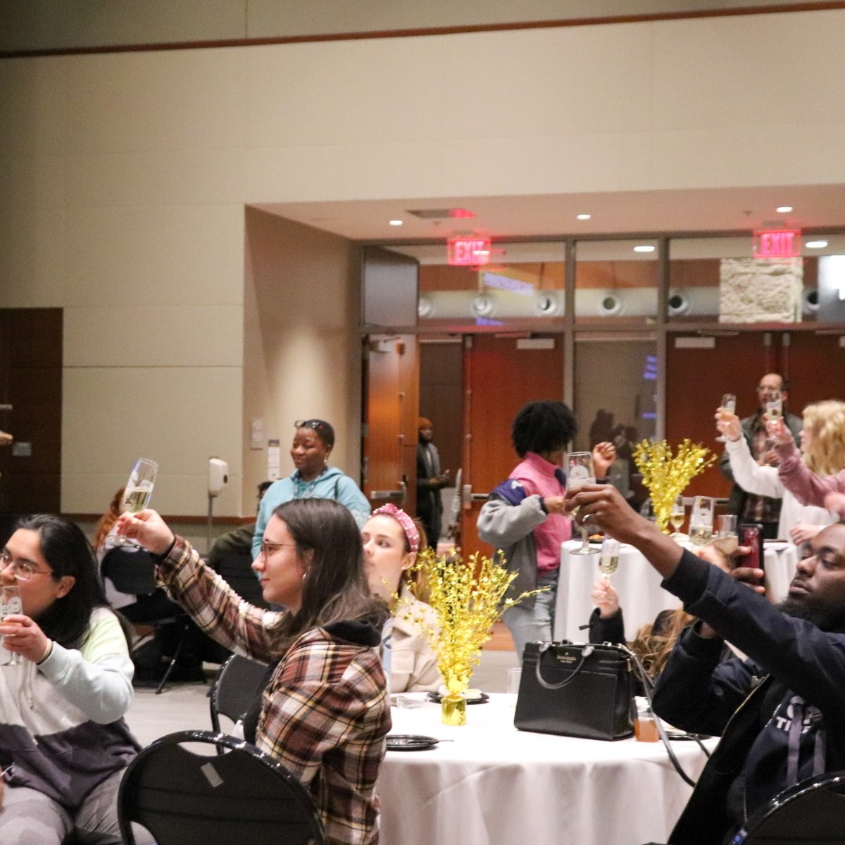 Stockton_edu's tweet photo. 🥂 Cheers to our December graduates! 🥂 Last week's #GradToast had food, fun, prizes and heartwarming words of encouragement for our Ospreys leaving the nest. 💙 https://t.co/2EkyALsqPr