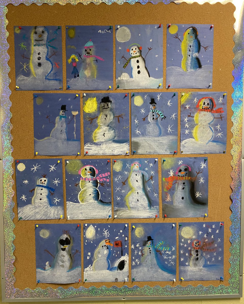 MmeAEarle's tweet photo. Regardez nos œuvres “les bonhommes de neige pendant la nuit”. Si belle! 😍☃️❄️🌕 @HTE_K4 @NLESDCA https://t.co/H6ahkJpVaY