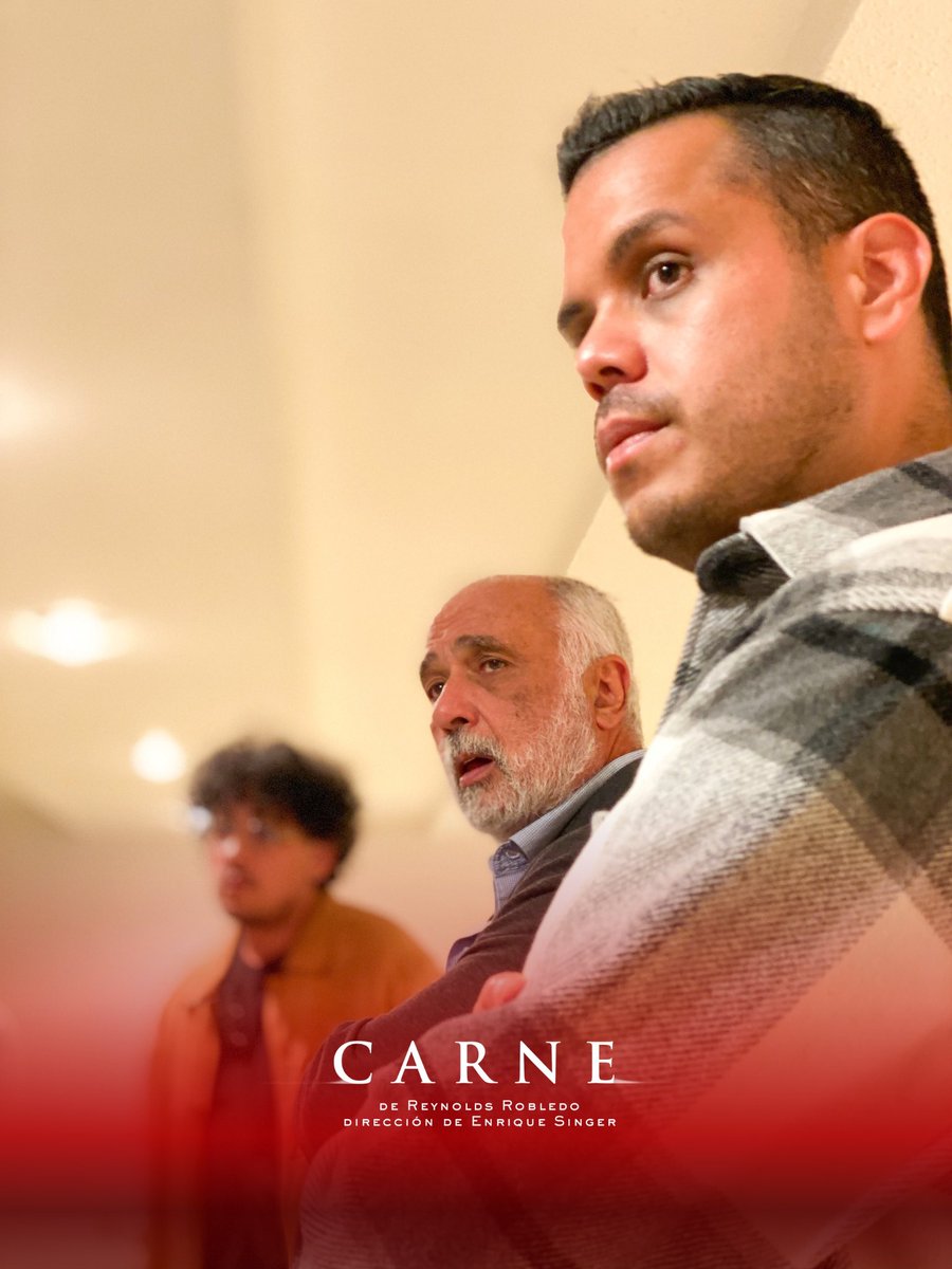 carneteatromx's tweet photo. ❓Sabías que…
#CARNE es una obra de @ReynoldsR86 que cuestiona la justicia por mano propia, la venganza, la violencia y las falsas apariencias de una sociedad.
Gran estreno: 23 • 01 • 23 en el @Helenico.
Una producción de @LOBOSProdMx en co-producción con #PeninsulaFilms. https://t.co/jkMaTR5jJE