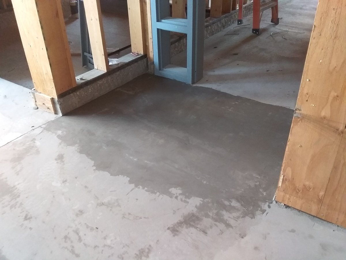 jusdplanning's tweet photo. UPDATE @DelSolAcademy Classroom Addition Project: 

Roofing has started on the flat roof. Interior floor work and prep is ongoing. https://t.co/kW3kxwnoeI