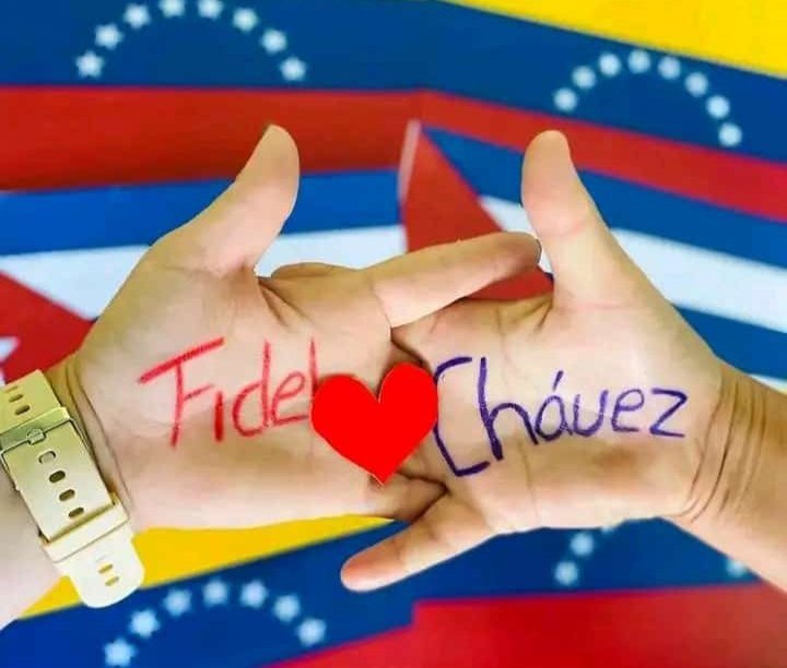 #ALBAUnida fue un sueño de Martí y Bolívar, que cumplieron Chávez y Fidel para una América unida, cooperativa,solidaria. #Cuba se viste de gala hoy. #CubaEsAmor #CubaPorLaVida #FidelPorSiempre #ChavezVive #JuntarYVencer #CubaPorLaVida #LaSolidaridadNosUne @cubacooperaven