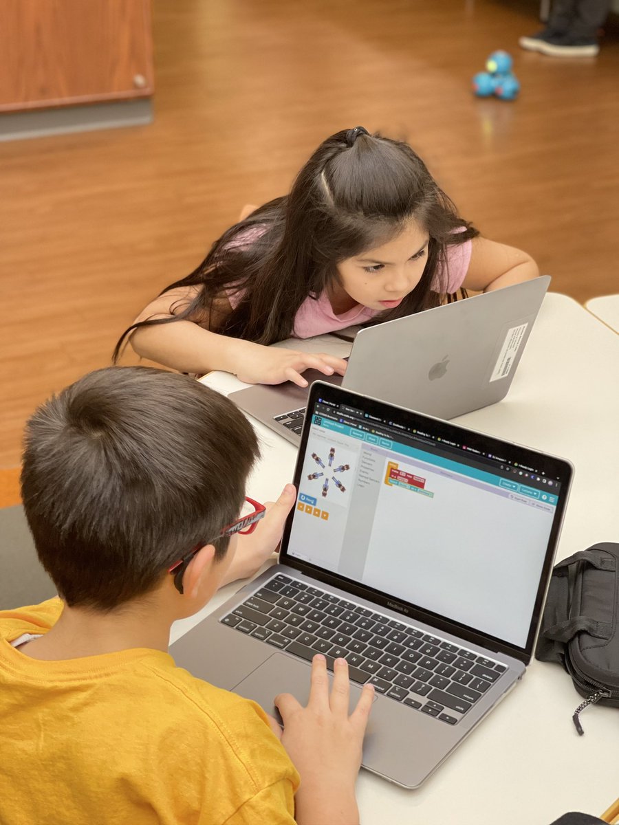 MsSarno93's tweet photo. A little bit of Dash, Ozobot and Sphero,too!
@WonderWorkshop @Ozobot @Sphero @codeorg @CCSD93 @EJPrincipalD93 
#hourofcode #ccsd93 https://t.co/2awzznhx9a