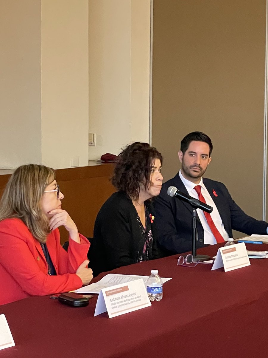YaajMexico's tweet photo. #MesaPanel 🔴 "APRENDIZAJES Y PROYECCIONES DESDE UNA MIRADA INSTITUCIONAL" en el marco del Foro multisectorial: "Realidades comunitarias de la respuesta al VIH a través de las fronteras". Un evento en conmemoración del #DiaMundialDelSida. https://t.co/m5kU4reXFm