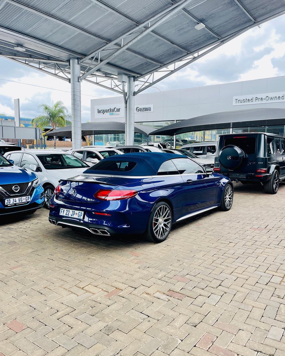 Hemtonick_'s tweet photo. 😮‍💨💙

Selling for R999,995 https://t.co/6A1H0J4HYP