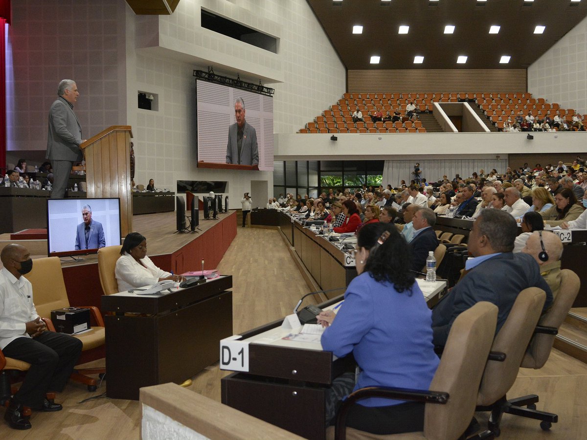 "Constituyó un duro golpe a la OEA y su dirigencia institucional actual, cuyo desprestigio no tiene comparación. Aprovecho para reiterar el reconocimiento a los países q rechazaron exclusión de #Cuba de ese evento, lo denunciaron y condenaron la política de bloqueo recrudecido."