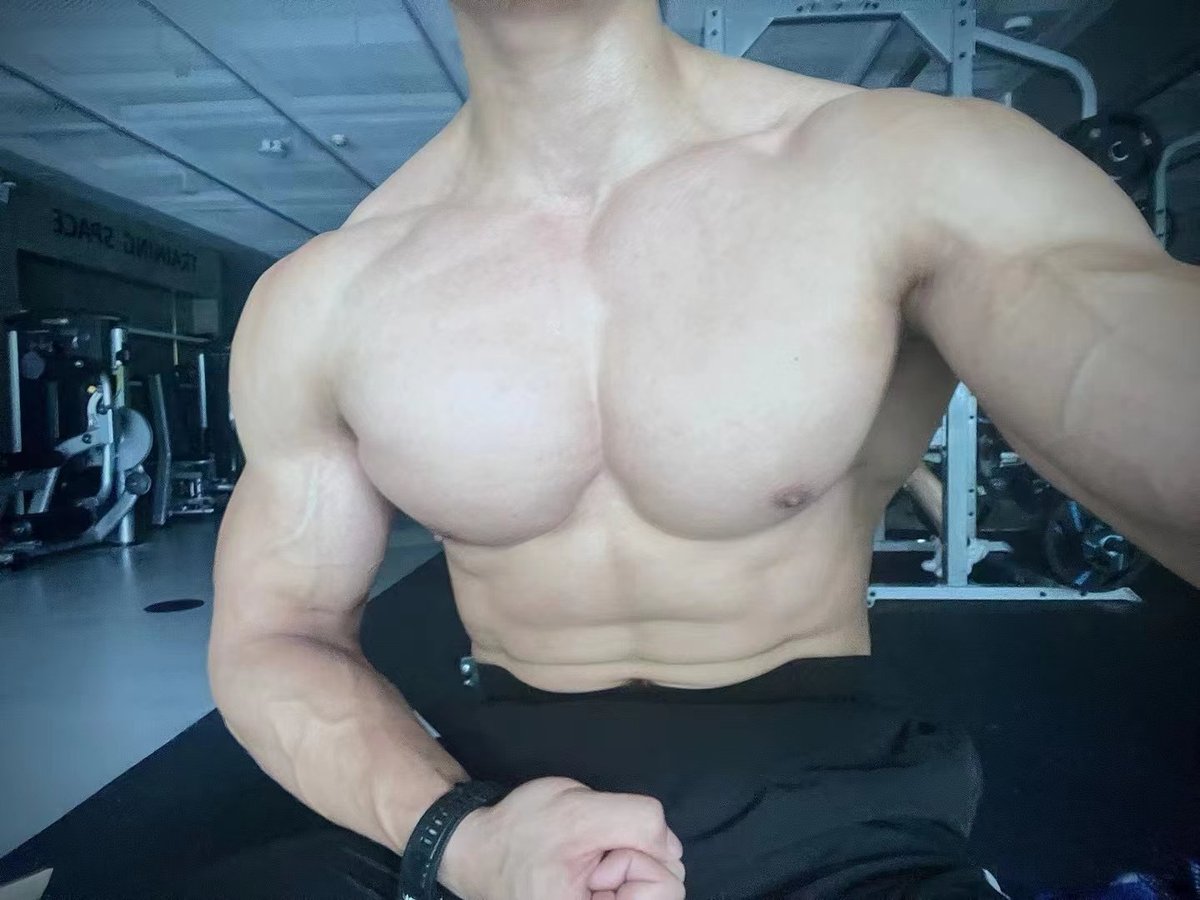 🏀192S你爹 on Twitter "RT MuscleS_Hang 没闲着 是肌肉骚逼再来找你爹玩你"