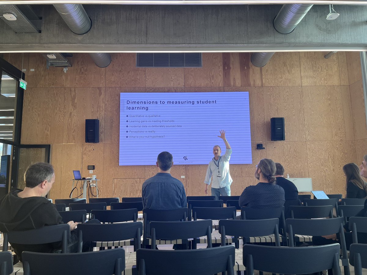 Første #ShareENG på @aauengineering bød på både præsentationer af AAU #microcredentials og forskellige andre eksperimenter med PBL og uddannelse.