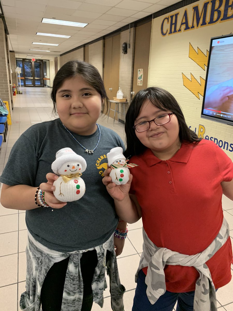 _ChambersCIA's tweet photo. Winter Wonderland in CIA is off to a great start! The students thoroughly enjoyed making their rice-filled sock snowmen yesterday! Thanks to CIA teachers, Ms. Armstrong, Mr. Elonu, Ms. Harris, Ms. Nguyen (volunteer), and Ms. Ortiz (student assistant) for your patience! https://t.co/G2bH0Dp9ZN