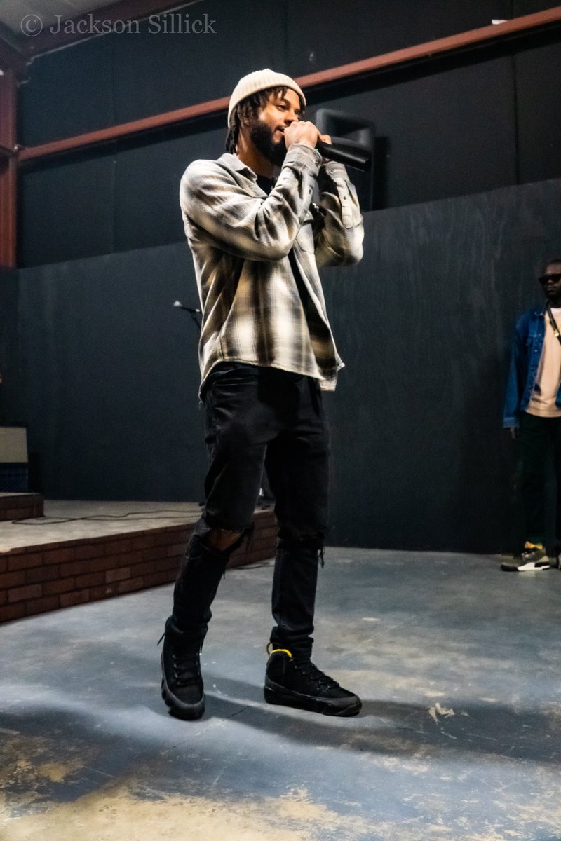 realkingdagger's tweet photo. In my natural habitat 🎤 #KingDagger https://t.co/mm894Pex8o