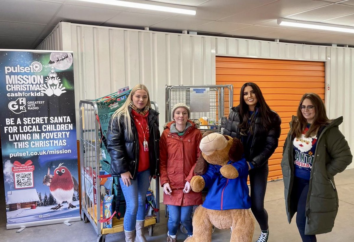 4 weeks ago Frankie and Freddie joined our group to help us raise money for #missionchristmas 
4 weeks later we raised £2368!! We used that money to purchase toys and deliver them to the Yorkshire HQ and the Manchester HQ. <a href="/cashforkidsMCR/">Cash for Kids Greater Manchester</a> <a href="/cashforkids/">Cash for Kids</a> <a href="/kymberleigh_b/">Kymberleigh Brown</a>