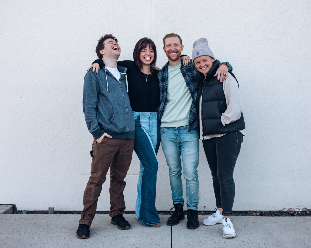 EventsUnited's tweet image. Introducing the Creative Department. 

We are a tight knit group full of dreams and ideas. We are storytellers who aspire to bring you fresh and fun content through photography, videography, social media, and graphic design.