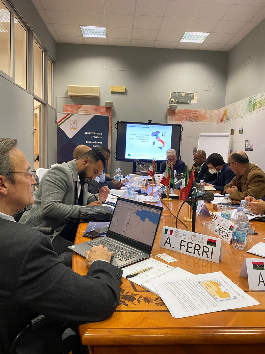 Andrea Ferri, direttore del Dipartimento Fiscalità Locale di <a href="/FondazioneIFEL/">IFEL Fondazione ANCI</a> ha affermato che "è necessario tener conto delle differenze infrastrutturali di ciascuna municipalità" al fine di favorire un corretto processo di decentralizzazione dei poteri.