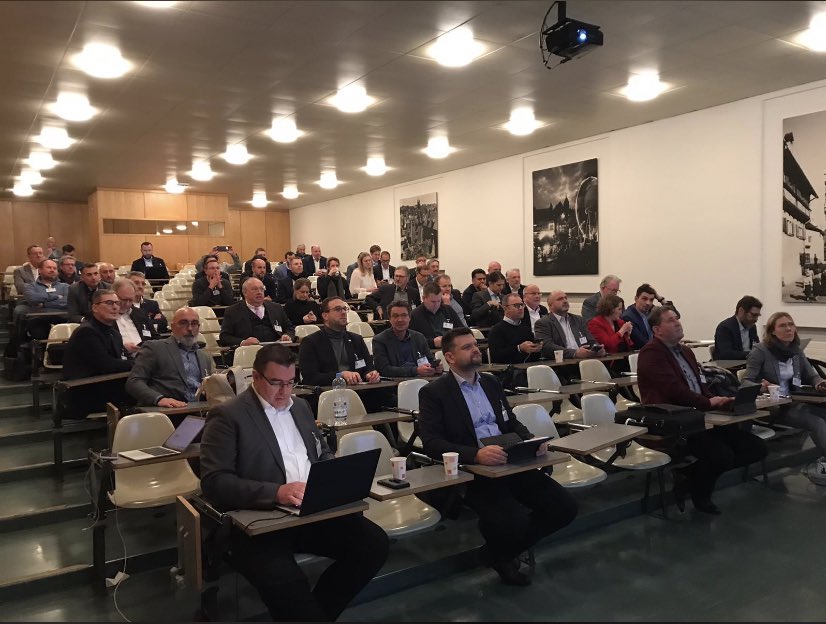 Entscheiderfabrik (@pierre_meier) on Twitter photo #HIE22 Das Onboarding von klinischen Apps etc. ins Patientenportal, mit Günther Giegeling <a href="/BEWATEC/">BEWATEC ConnectedCare GmbH</a> & Georg Woditsch, <a href="/AlexianerGmbH/">Alexianer</a>
… und eine Keynote von <a href="/GreschkeM/">Maximilian Greschke</a> <a href="/RecareGmbH/">Recare</a> „Erfahrungen aus den #KHZG“ #HIE22 Das Onboarding von klinischen Apps etc. ins Patientenportal, mit Günther Giegeling <a href="/BEWATEC/">BEWATEC ConnectedCare GmbH</a> & Georg Woditsch, <a href="/AlexianerGmbH/">Alexianer</a>
… und eine Keynote von <a href="/GreschkeM/">Maximilian Greschke</a> <a href="/RecareGmbH/">Recare</a> „Erfahrungen aus den #KHZG“