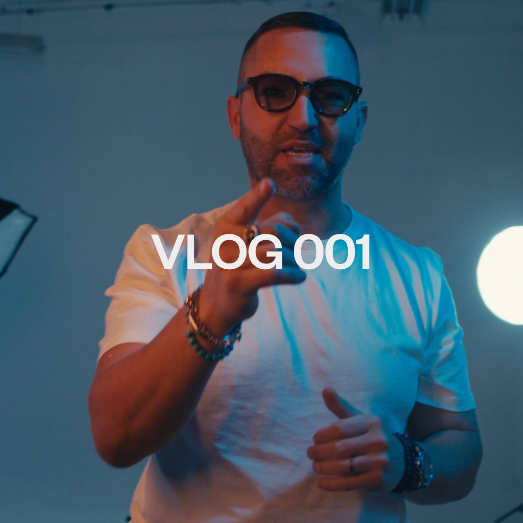 youtu.be/vjFVKS_Z-4E
I'm launching my own VLOG series!
First episode follows my day as an artist, a sneak peek at my new studio, scanning my $10,000 painting, &amp; more.

It is out on Youtube now, go watch it!

B. Moshe

#artvlog #ArtistOnTwitter #BeniMoshe