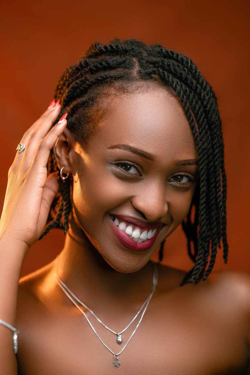 RugoriGroup's tweet photo. @abatwip Funny is the nature of Kany
Meet @ClaraKany our bundle of joy

#godfirst  #nude #portait #face #cuteface #makeup #faceid #photoshoot #smile #cutesmile #cutenails #nailspolish #burundi  @BurundianBeauty https://t.co/nkUXtkqUJR
