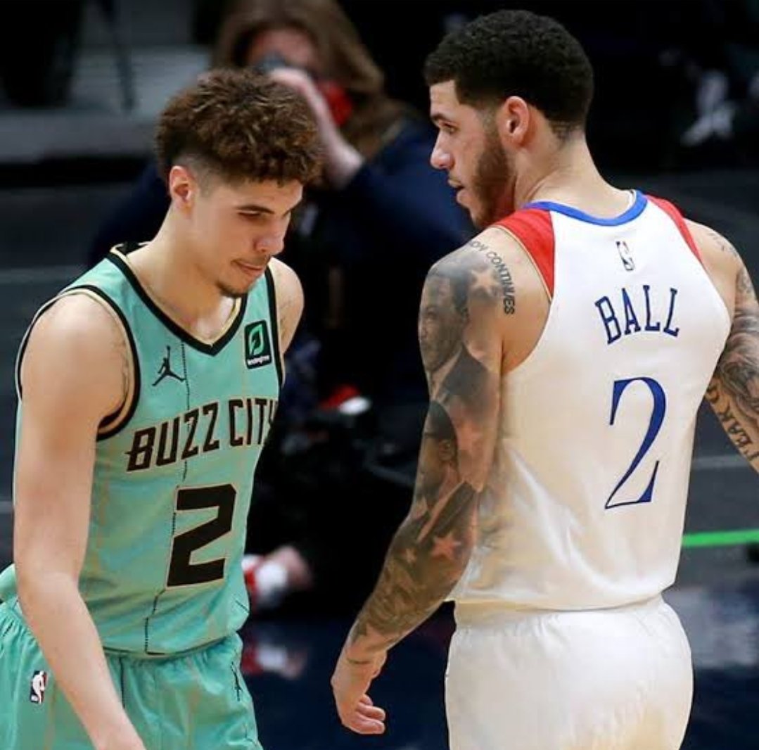 Pour le #NBAJerseyDay tous nos maillots passent à 𝟰𝟬€ au lieu de 5̶5̶€̶ 🛍️
Toutes équipes, toutes éditions
Commande en message privé 📩