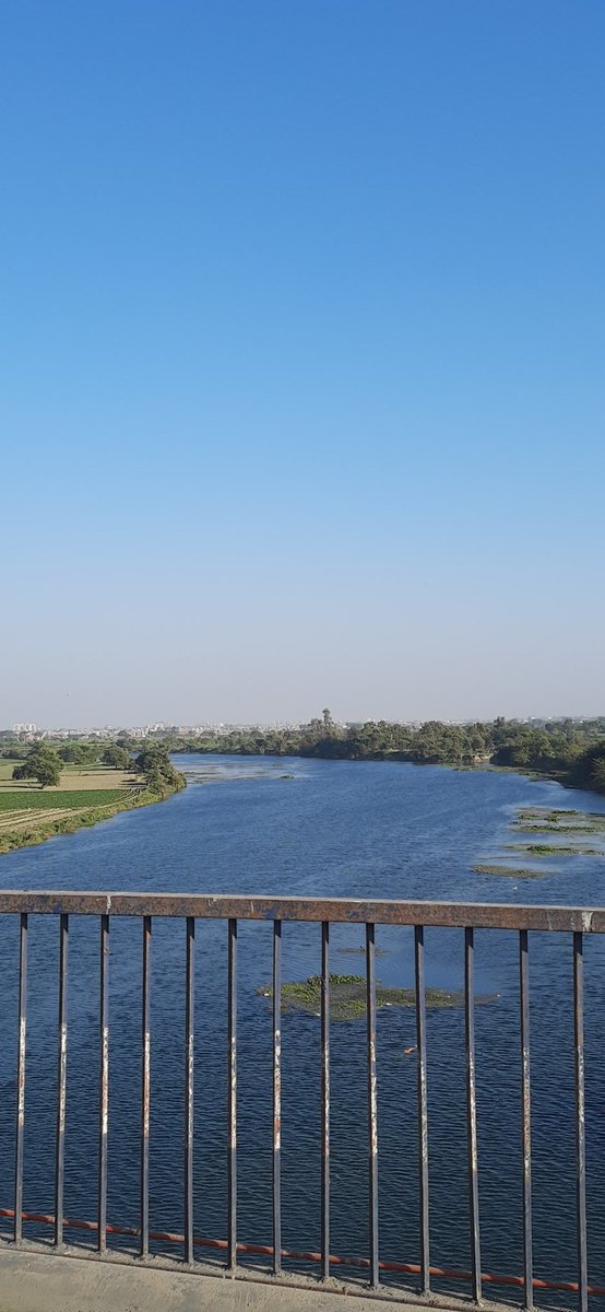 dharni_tripathi's tweet photo. Let's appreciate swachh bharat 
This is Gomti river today in Lucknow
Some work is done.. some is still left... 
#SwachhBharatMission https://t.co/T8Ji768URz