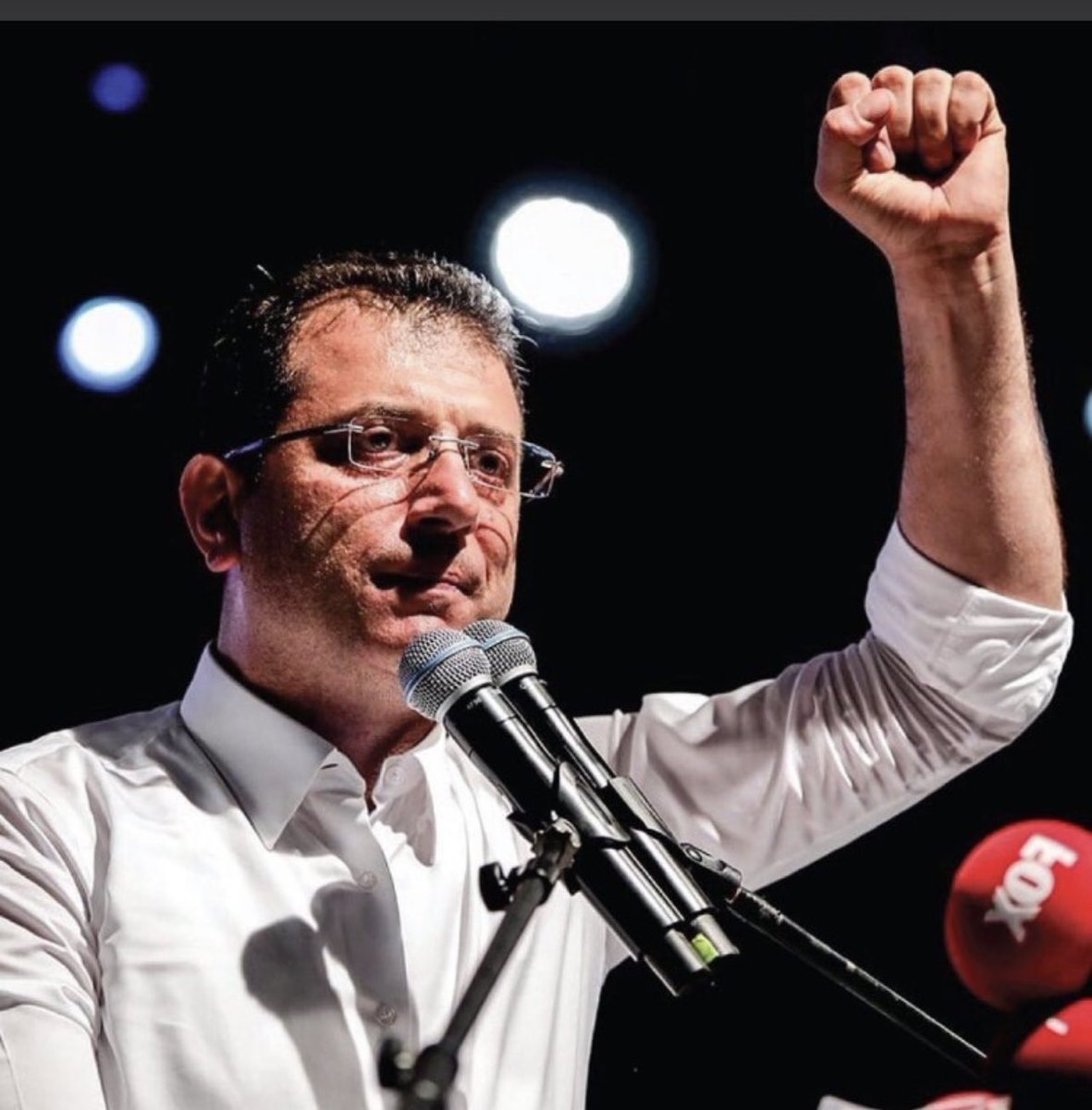 teomansancar20's tweet photo. Haklı davanda yanındayım #ekremimamoğlu seni meydanlarda yenemeyenler mahkeme salonlarında da yenemeyecekler emin ol 👍👍👍 https://t.co/OKrtxqhiwX