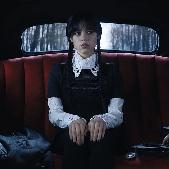 ⠀⠀

⠀⠀⠀⠀⠀⠀⠀“ตั้งแต่มีโทรศัพท์ , ชีวิตของฉันก็เปลี่ยนไปโดยสิ้นเชิง . . . และไม่ใช่ในแบบที่ต้องการด้วย เหมือนตอนจบในนิยายสยองขวัญที่ตัวเอกตื่นขึ้นมา และพบว่าเรื่องทั้งหมดเป็นเพียงความฝัน และเขาไม่ได้ตายจริง โศกนาฏกรรมโดยแท้”

⠀