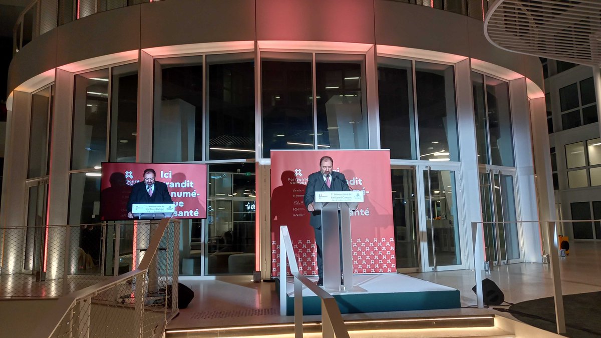 .<a href="/stephaniecomb/">Stéphanie Combes</a> :“Le <a href="/HealthDataHub/">Health Data Hub</a> est très heureux de participer à la belle aventure de <a href="/PariSanteCampus/">PariSanté Campus</a>. Berceau du numérique en santé, PSC nous permet d’échanger avec les acteurs qui font la e-santé, contribuant à faire de la 🇫🇷 le leader de la recherche en IA.”