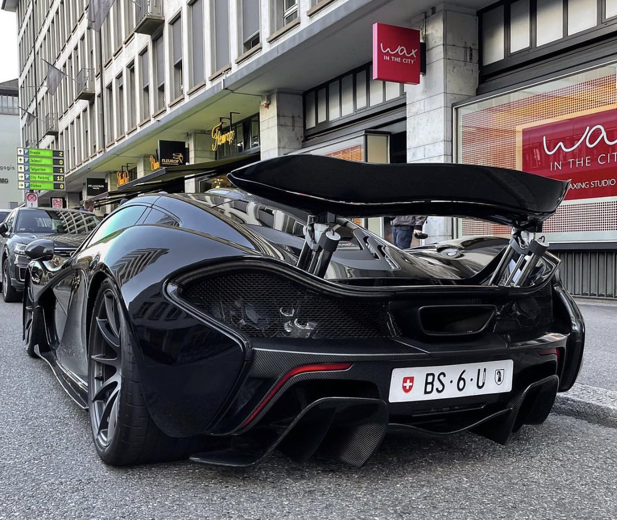 carpxrnpicx's tweet photo. McLaren P1 https://t.co/2FvYvKGfvu