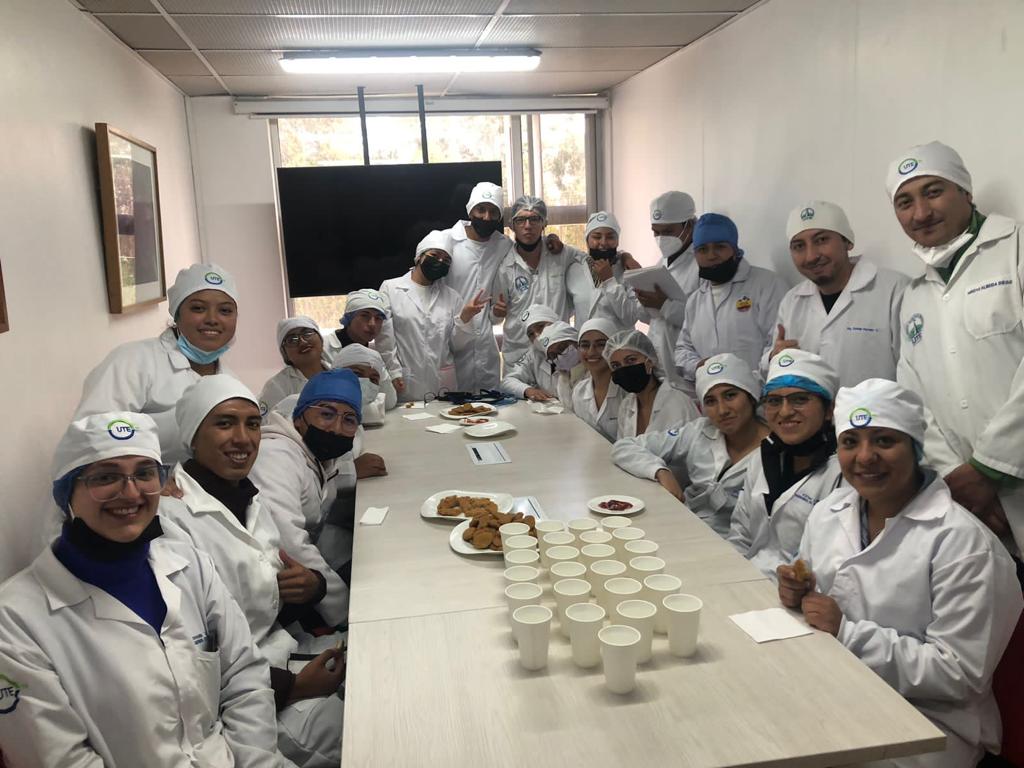 FciiUte's tweet photo. #FCIIUTE| ¡El día de hoy nuestros alumnos de cuarto y sexto semestre de la carrera de Ingeniería en Alimentos, visitaron la empresa Pronaca S.A., como parte de las asignaturas de Procesamiento de Productos de Origen Animal y Microbiología de Alimentos.🧪
#AlimentosUTE https://t.co/WvrB2xNGXc