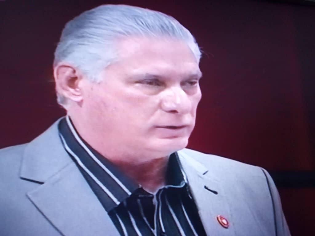 PartidoPCC's tweet photo. #Cuba Por otra parte, @DiazCanelB dijo que “se requiere continuar implementando medidas que garanticen que la empresa estatal verdaderamente ejerza su papel como sujeto económico principal del modelo de desarrollo económico y social”, puntualizó. https://t.co/Dv0DEOffRO