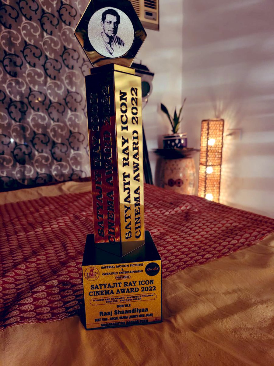 Thanks a million 4 this prestigious Award for Best Film ‘JANHIT MEIN JAARI’ ‘Stayajit Ray Icon Cinema Award 2022’ 6th Award for JANHIT MEIN JAARI Congratulations Team JANHIT…@Nushrratt @Anudsinghdhaka @vinodbhanu @vklahoti @BasantuJai #VishalGurnani #JuhiParekh @SonaliSinghSSS