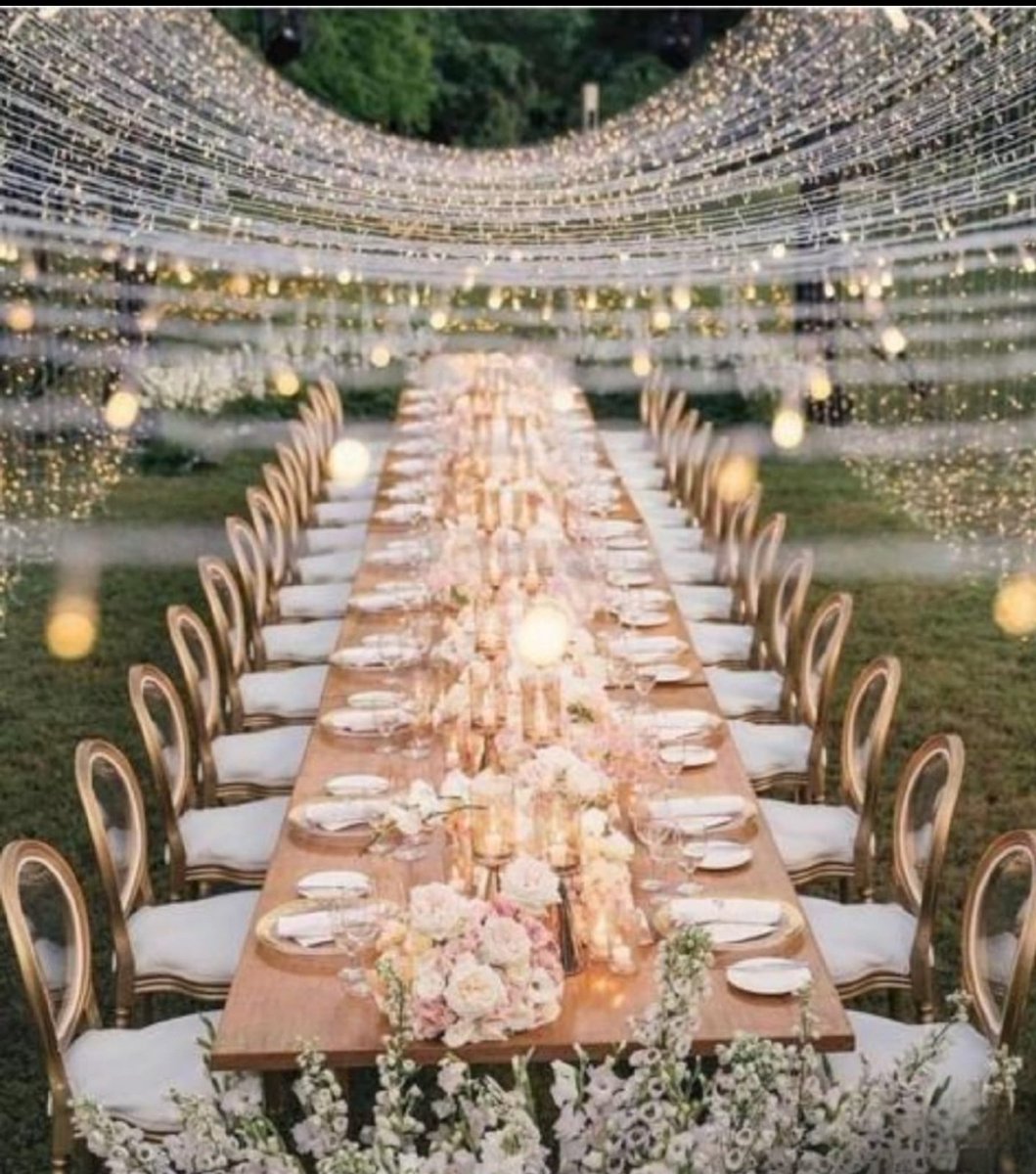 BespokeSjms's tweet photo. Elegantly designed set up sets the mood for the evening &amp; lends the perfect start to wedding.This one with abstract frame &amp; 100's of lights have definitely taken our heart❤️                                           #marriageadvice #marriageservices #marriagevibes #weddingdecor https://t.co/RwSUp5bDkq