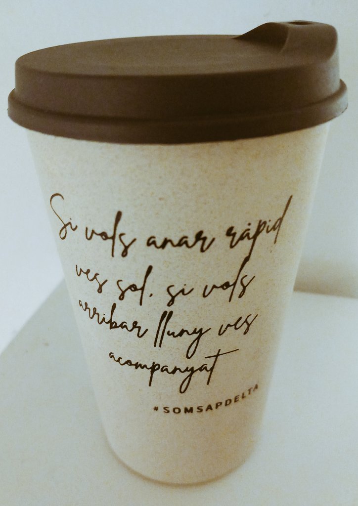 Maria Bonich Pique (@bonichmaria) on Twitter photo Simbolisme dels detalls:
Un got reciclable que respecta el medi i en conseqüència a un mateix. Una excusa per parar i hidratar el cos. L'opció de la infusió,que amb la seva escalfor,t'abraça i et sustenta. Un got que pots netejar quan s'embruta i deixar quan algú el necessita. Simbolisme dels detalls:
Un got reciclable que respecta el medi i en conseqüència a un mateix. Una excusa per parar i hidratar el cos. L'opció de la infusió,que amb la seva escalfor,t'abraça i et sustenta. Un got que pots netejar quan s'embruta i deixar quan algú el necessita.