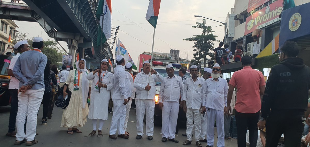 SatishManchan11's tweet photo. @bhushankpatil12 @RahulGandhi @INCMumbai @BhaiJagtap1 @sanjaynirupam @AslamShaikh_MLA @kharge @INCIndia https://t.co/Lt9u1ugMgp