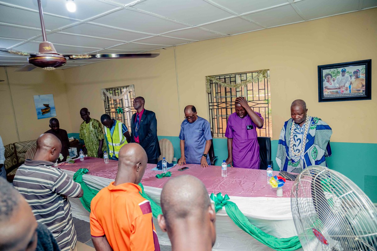 tau_university's tweet photo. TAU works and physical planning department celebrated one of theirs, who has worked with Thomas Adewumi University and some other arms of businesses of Banke Holdings.
Engr. Seinde is known for his indelible services to Thomas Adewumi University.
#tau #engineers #sentforth https://t.co/qldMfNvncr