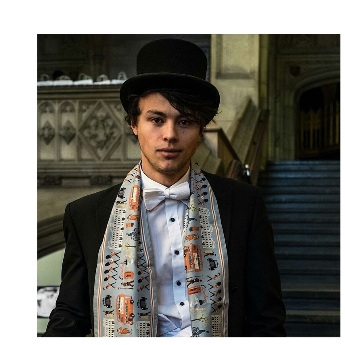 dwbritain's tweet image. Accessorise with our silk scarves. Perfect for a special event or wrapping up warm!

#suitstyle #davidwatson #christmas #present #madeinuk #fashion #interiordesign #silkscarf #pocketsquare #mensfashion #art #artist #londonlife #eventwear #wedding #whitetie #ball #blacktie