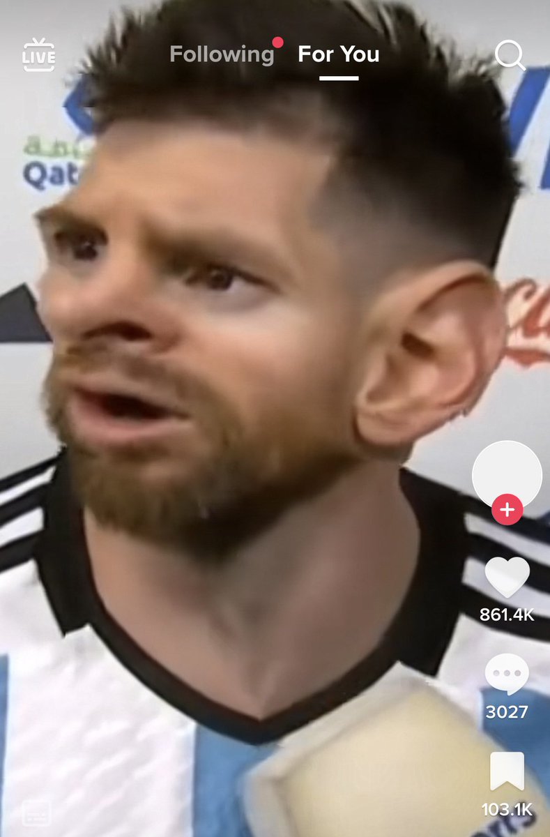 Im trying to study but all I can hear in my head is: “Que mira bobo. Que mira bobo”