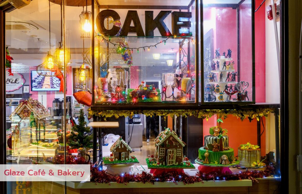 Today is the last day of voting for the <a href="/citylifebda/">City of Hamilton</a> Best Christmas Window 2022 and we'd love your vote! ☺️ So if you like our festive display vote for us here: docs.google.com/forms/d/e/1FAI…