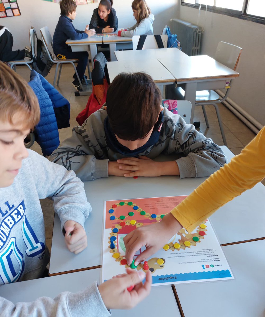FEDACSalt's tweet photo. Resoldre reptes matemàtics de manera divertida i en equip genera motivació, diversió i esforç.
Prenem decisions, reflexionem i ens adaptem a contextos canviants #Entusiasmat #matijocs @EscolesFEDAC https://t.co/I8bt6RVvsS