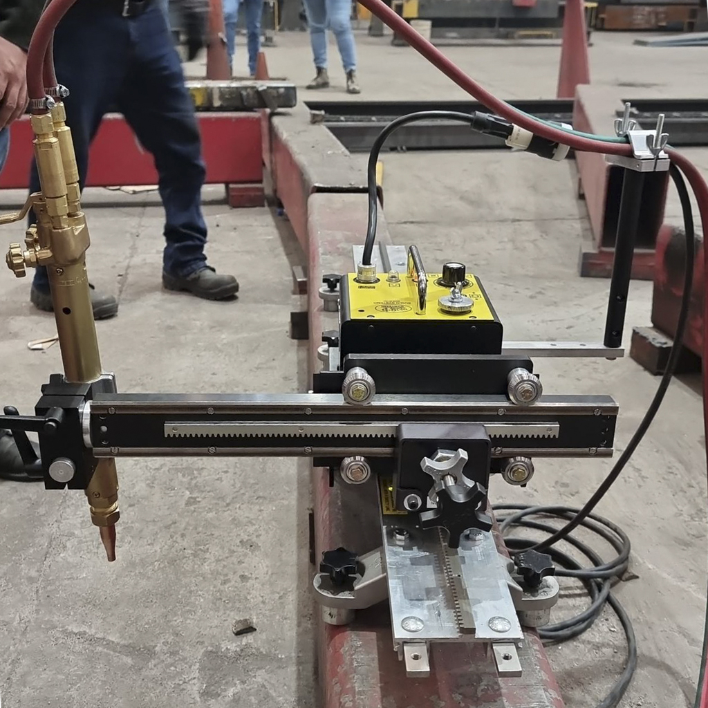 BugOSystems's tweet photo. Bug-O's DC-IV is a great cutting tool for beveling and preparing plates prior to welding.Learn more: https://t.co/HyKTFED8Rv #BugoSystems #MadeinUSA #USAMFG #oxyfuelcut #flamecut #cutting #instafab #oxyfuelcutting #plasma #plasmacut #plasmacutter #plasmacuttingmachine #weldporn https://t.co/tm3MHaWqN7