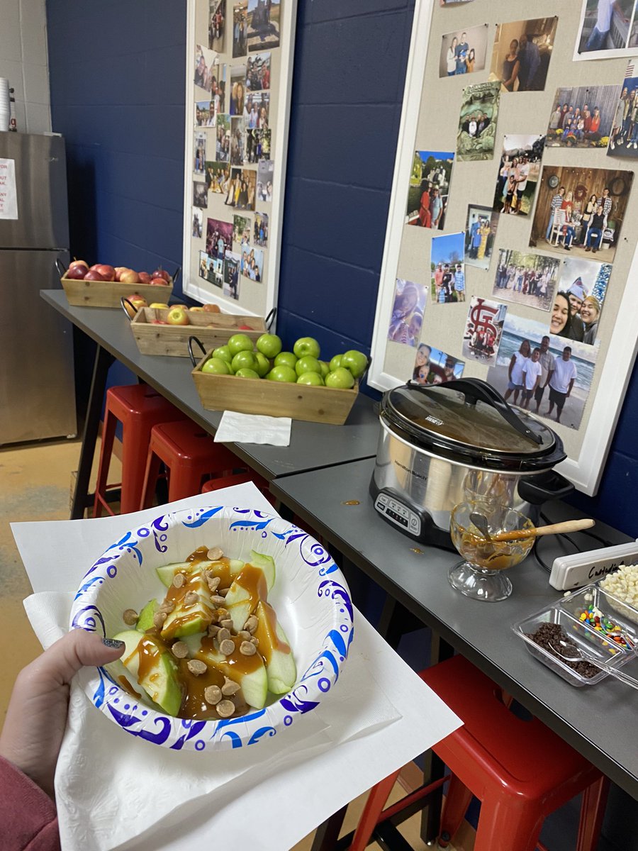 B. Berry ⭐️ M.Ed (@berrysbunch21) on Twitter photo Thank you climate committee for the caramel apple bar today 🍎 🍏 <a href="/FreedomTigers1/">FreedomElementary</a> #LetFreedomRoar Thank you climate committee for the caramel apple bar today 🍎 🍏 <a href="/FreedomTigers1/">FreedomElementary</a> #LetFreedomRoar