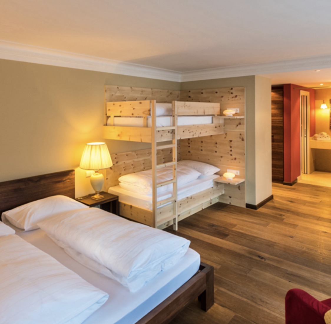 Volete trascorrere una #settimanabianca speciale? 
In Val Pusteria, ai piedi del Plan de Corones, c'è un oasi da sogno che sia chiama Hotel Fameli.
👇
bimboinviaggio.com/accomodation/f…