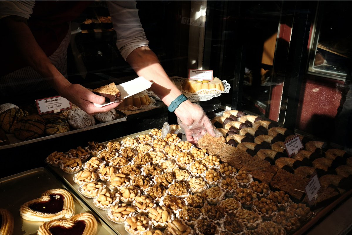 A recent consumer study by Fedima identified specific differences in consumer preferences when choosing specific channels for purchasing baked goods.

Learn more about the study’s findings: bit.ly/3WiIAPH