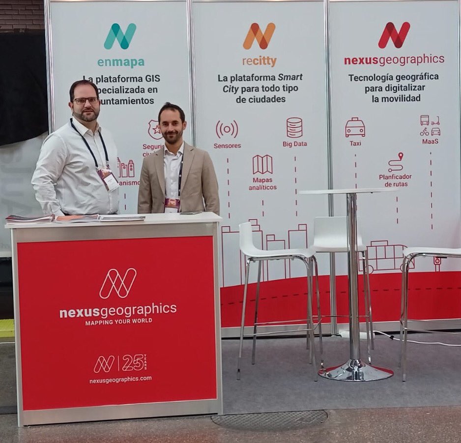 NexusGeographic's tweet photo. Ayer y hoy hemos estado en #CongresoCNIS para presentar nuestras soluciones #GIS para #smartcities, como #EnMapa y #Recitty.
¡Muchas gracias a todos por venir a nuestro stand! https://t.co/0WHfVeuI4S